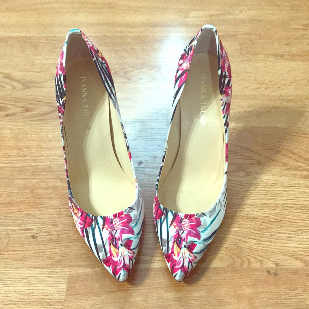 ✨FLORAL PUMPS✨ IVANKA TRUMP
